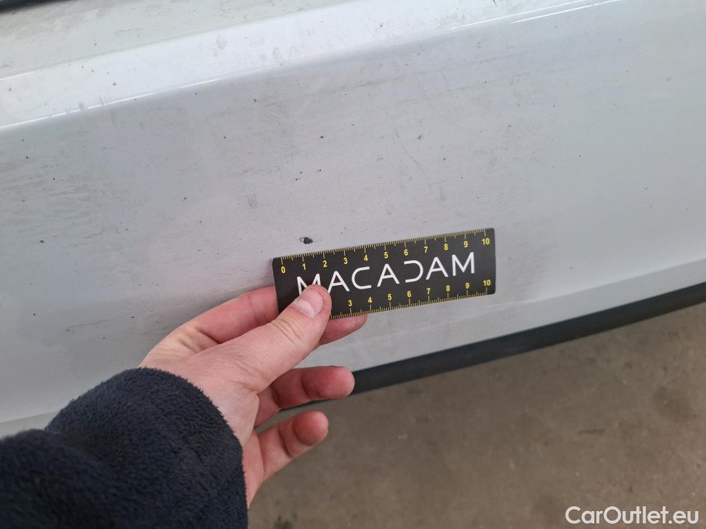  Mercedes  A-Klasse MERCEDES-BENZ Classe A Compact / 2018 / 5P / Berline A 180 d Business Line 8G-DCT #46