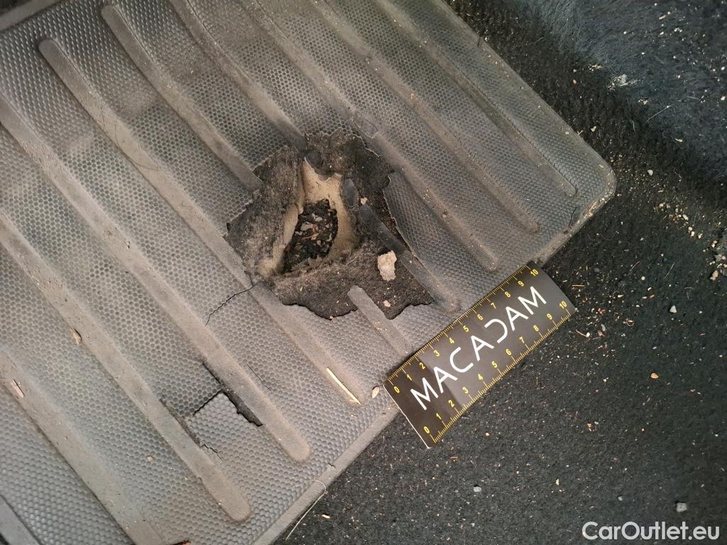  Peugeot  2008 PEUGEOT  / 2019 / 5P / Crossover 1.5 BLUEHDI 100 ALLURE BUSINESS (K020) #3