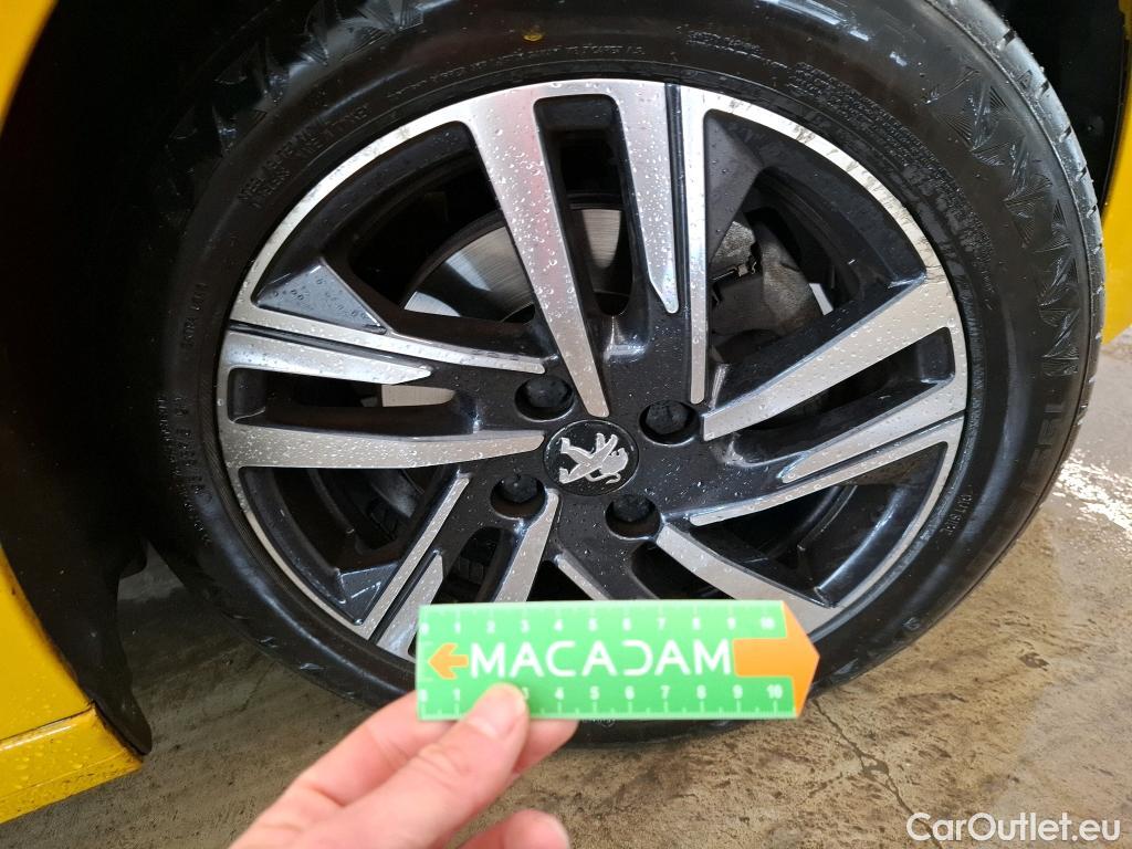  Peugeot  208  Allure Pack 1.2 PureTech 100CV BVA8 E6d #24