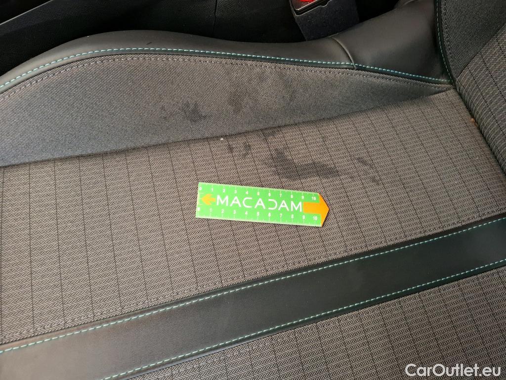  Peugeot  208  Allure Pack 1.2 PureTech 100CV BVA8 E6d #32