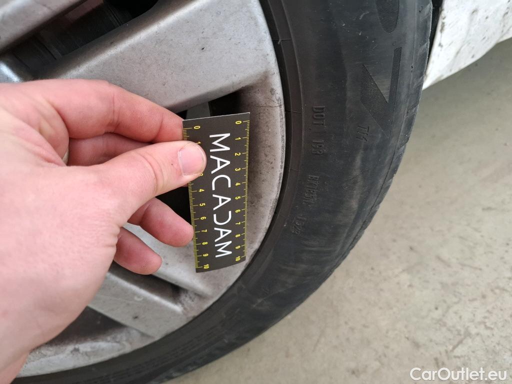  Toyota  Corolla TOYOTA  / 2018 / 5P / Berline Hybride 122h Dynamic Business Beyond Zer #36