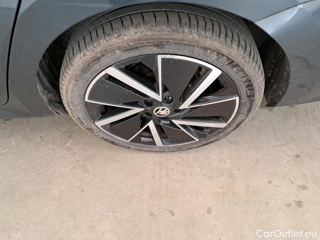  Skoda  Octavia SKODA  Combi / 2020 / 5P / Break 1.4 TSI PHEV iV 204 DSG6e Business #18