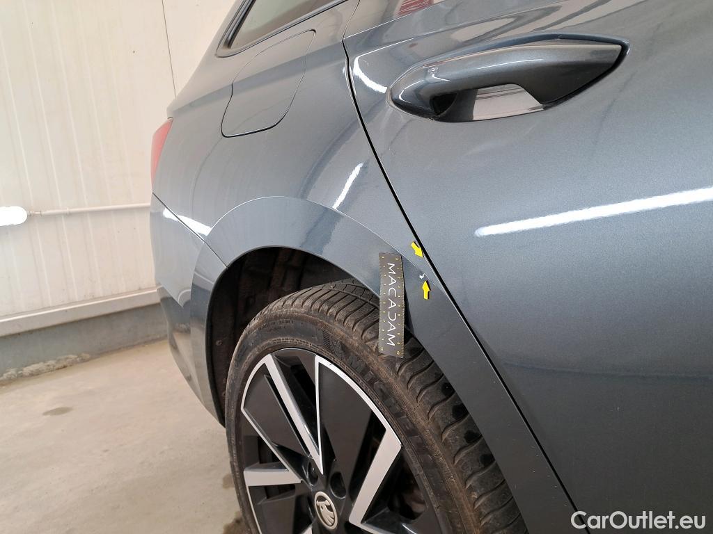  Skoda  Octavia SKODA  Combi / 2020 / 5P / Break 1.4 TSI PHEV iV 204 DSG6e Business #26