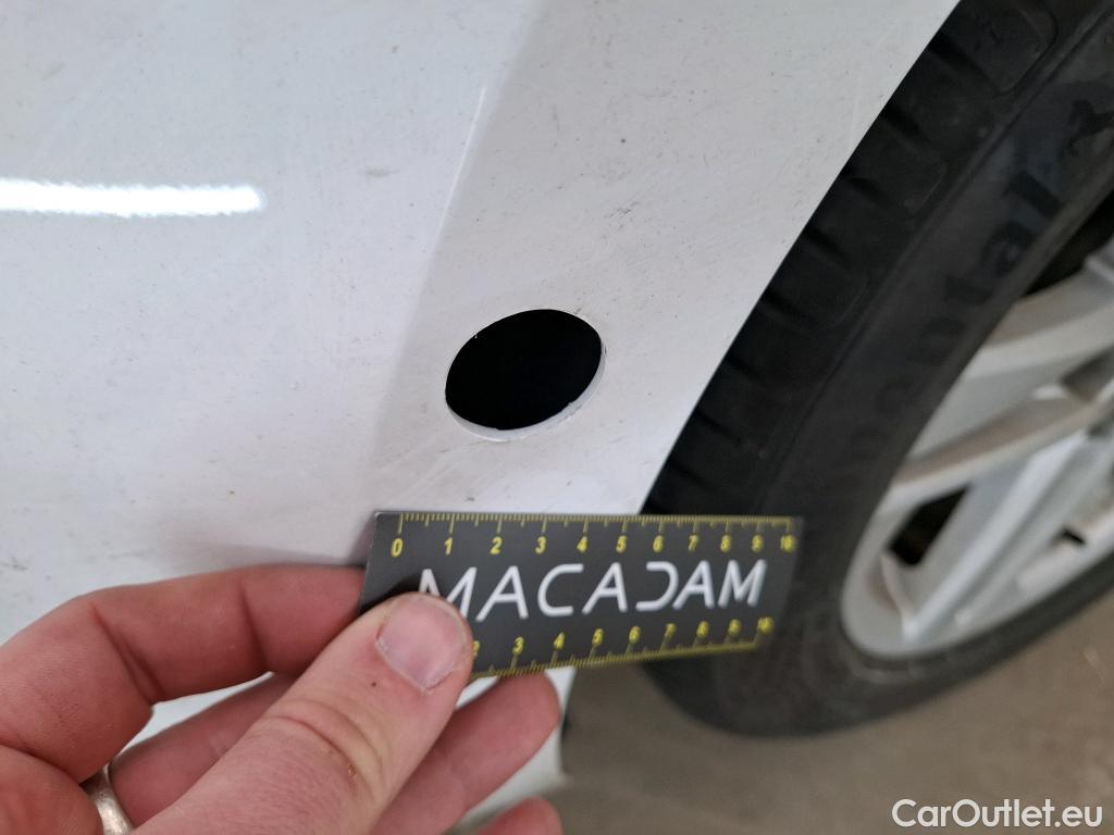  Toyota  Corolla TOYOTA  / 2018 / 5P / Berline Hybride 122h Dynamic Business Beyond Zer #18