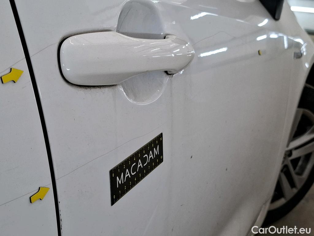  Toyota  Corolla TOYOTA  / 2018 / 5P / Berline Hybride 122h Dynamic Business Beyond Zer #7