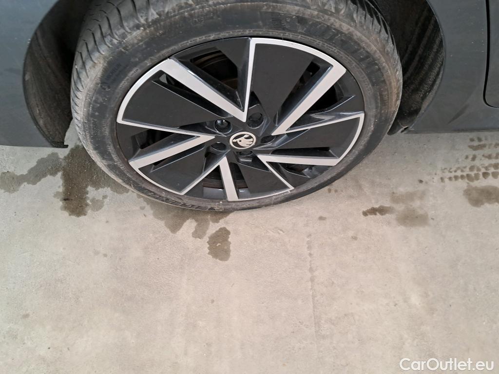  Skoda  Octavia SKODA  Combi / 2020 / 5P / Break 1.4 TSI PHEV iV 204 DSG6e Business #24