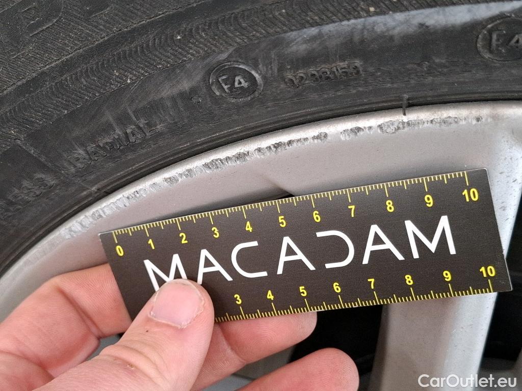  Toyota  Corolla TOYOTA  / 2018 / 5P / Berline Hybride 122h Dynamic Business Beyond Zer #29