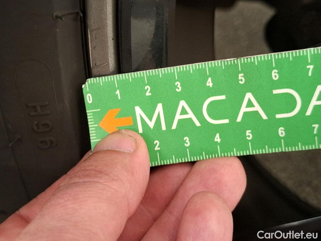  Citroen  C4  Berline Feel Pack 1.5 BlueHDI 110CV BVM6 E6d #38