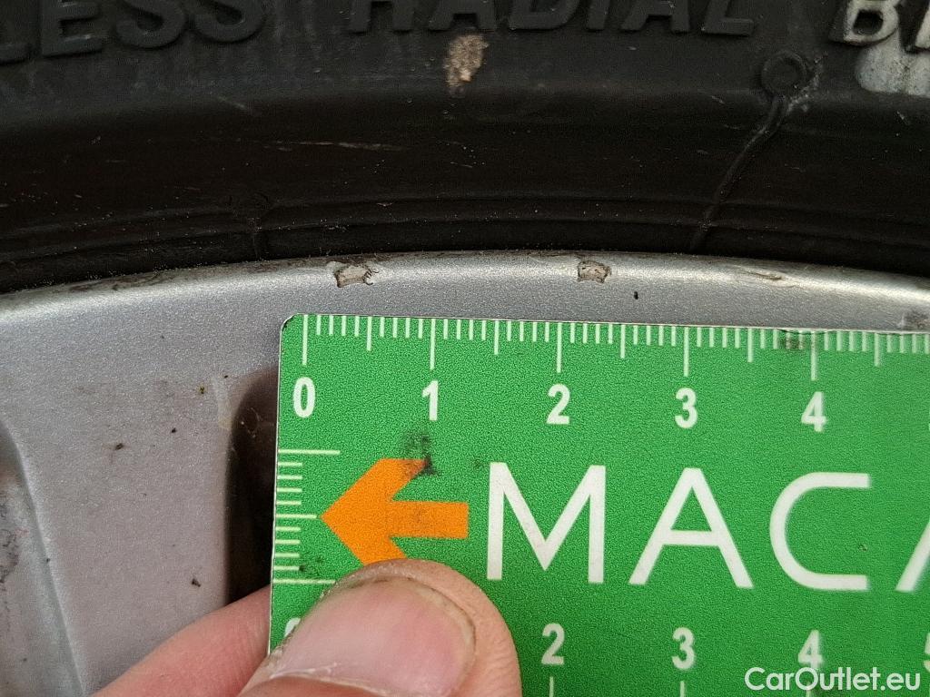  Audi  A4  Avant 30 TDI Business Line 2.0 TDI 135CV BVA7 E6d #18