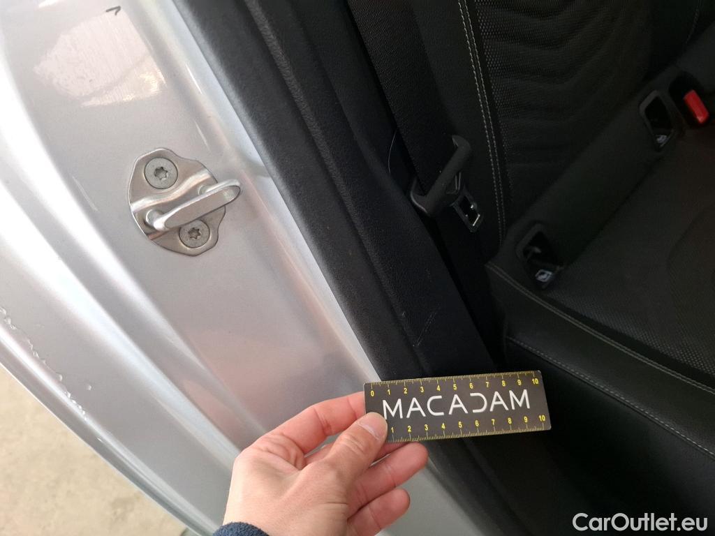  Mercedes  A-Klasse MERCEDES-BENZ Classe A Berline / 2018 / 4P / Berline A 200 d Business Line 8G-DCT #7