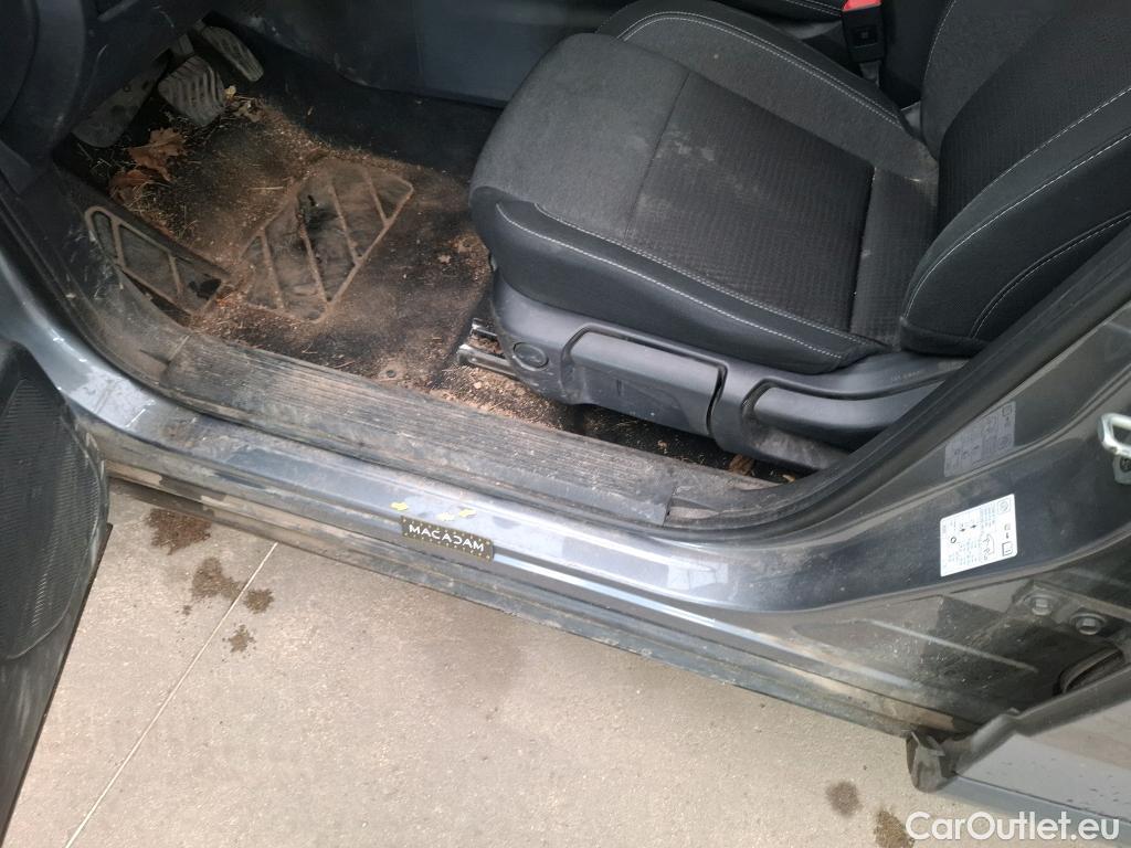  Nissan  Qashqai NISSAN  / 2021 / 5P / Crossover 1.3 MHEV 158ch Xtronic i-4x4 N-Connecta #5