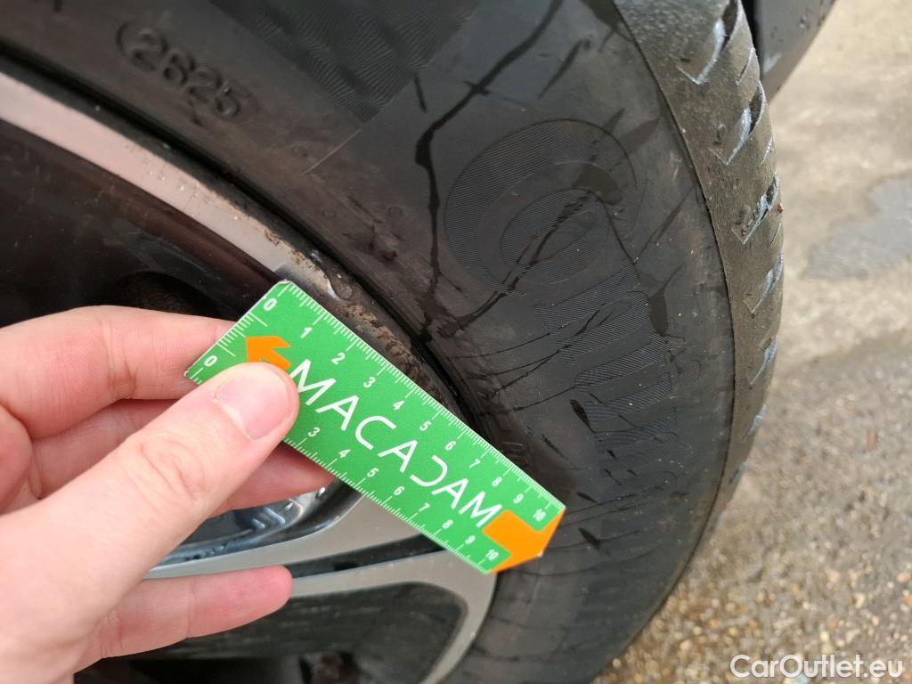  KIA  XCeed KIA  / 2022 / 5P / Crossover 1.6 GDI PHEV ACTIVE BUS DCT6 #4