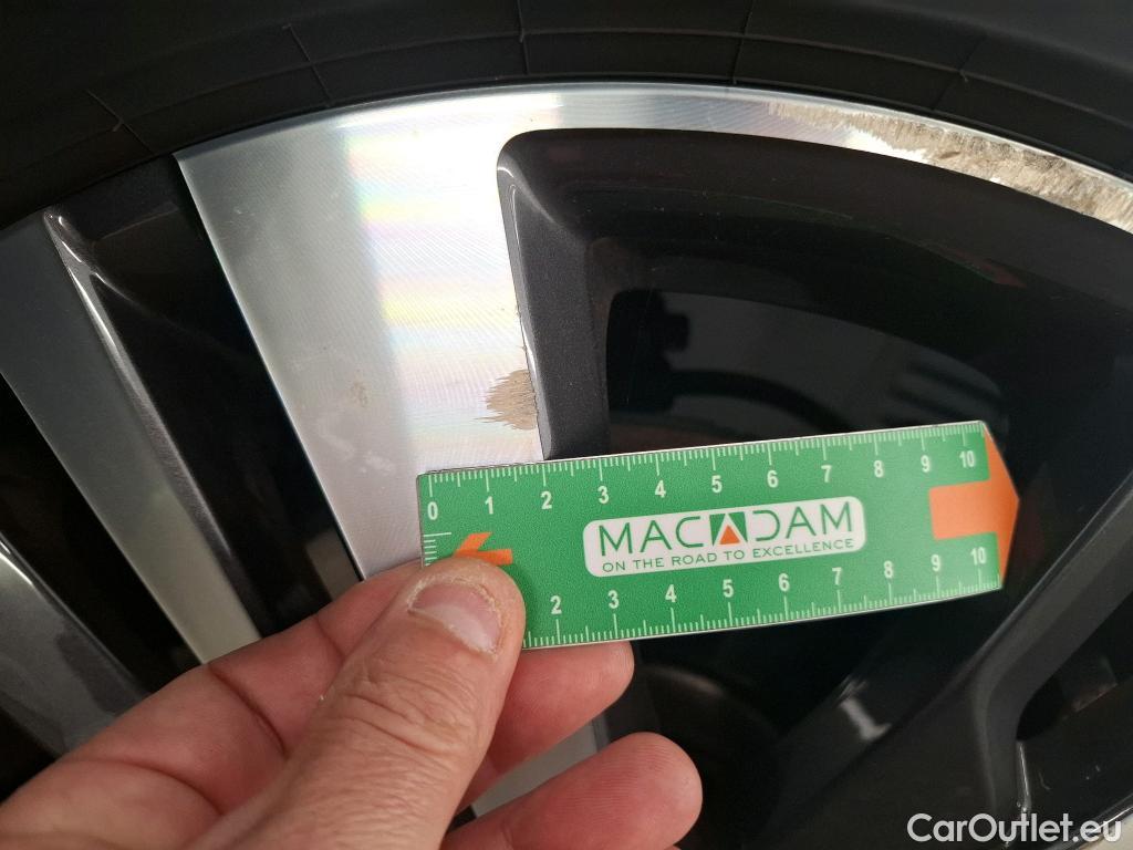  Peugeot  3008  Allure Pack 1.5 HDi 130CV BVA8 E6d #52