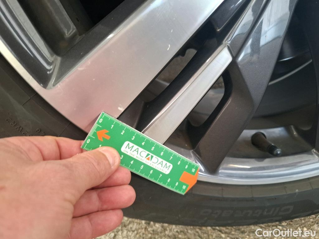  Peugeot  3008  Allure Pack 1.5 HDi 130CV BVA8 E6d #95