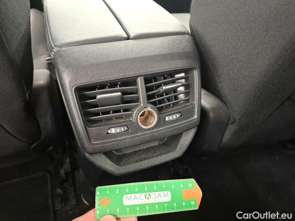  Peugeot  3008  Active Pack 1.5 HDi 130CV BVA8 E6d #27