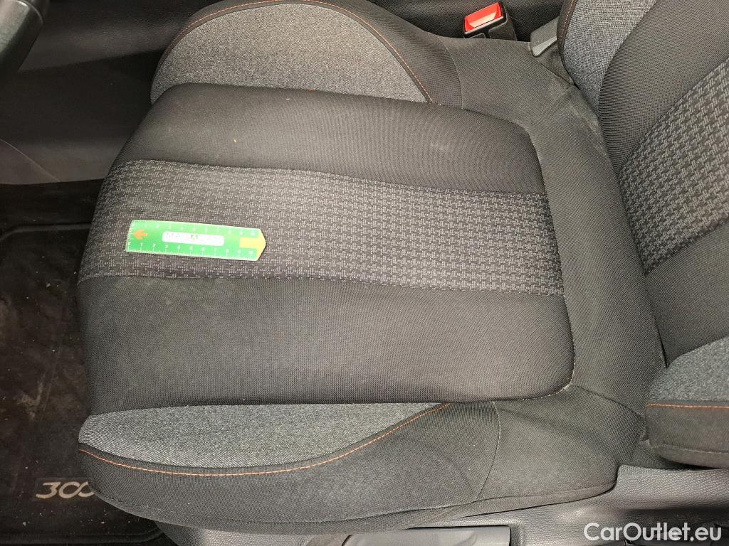  Peugeot  3008  Active Pack 1.5 HDi 130CV BVA8 E6d #30