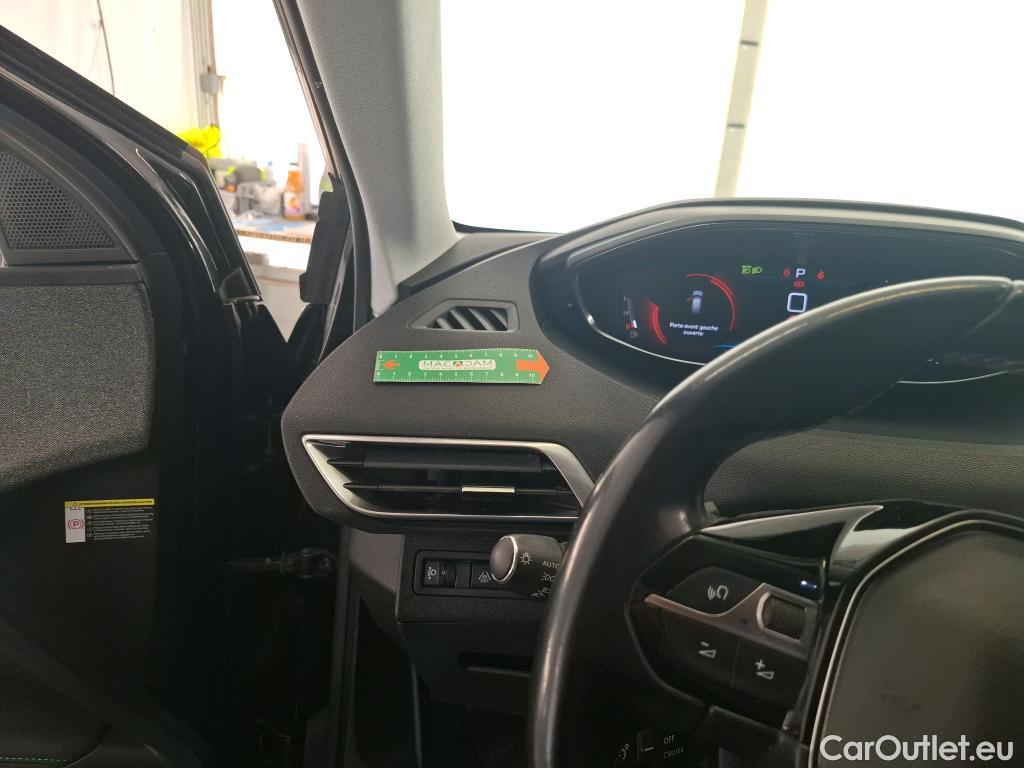  Peugeot  3008  Allure Pack 1.5 HDi 130CV BVA8 E6d #40