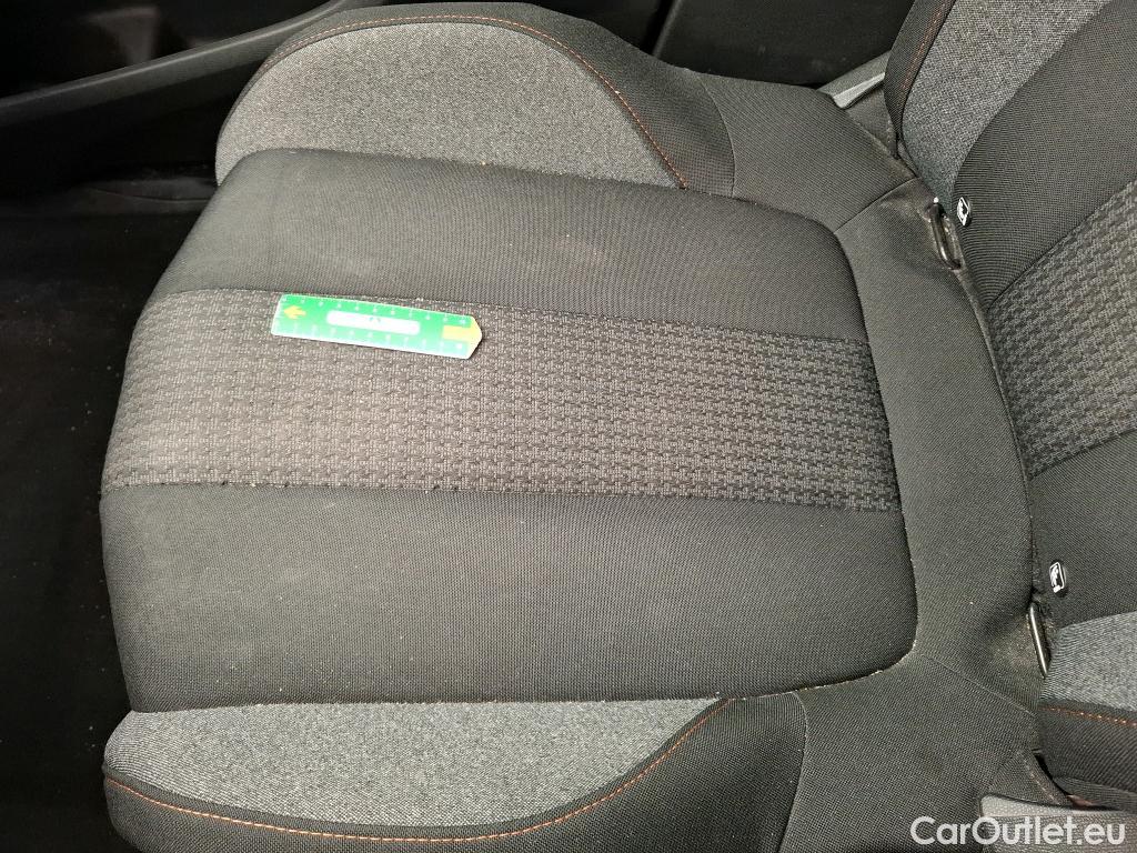  Peugeot  3008  Active Pack 1.5 HDi 130CV BVA8 E6d #29