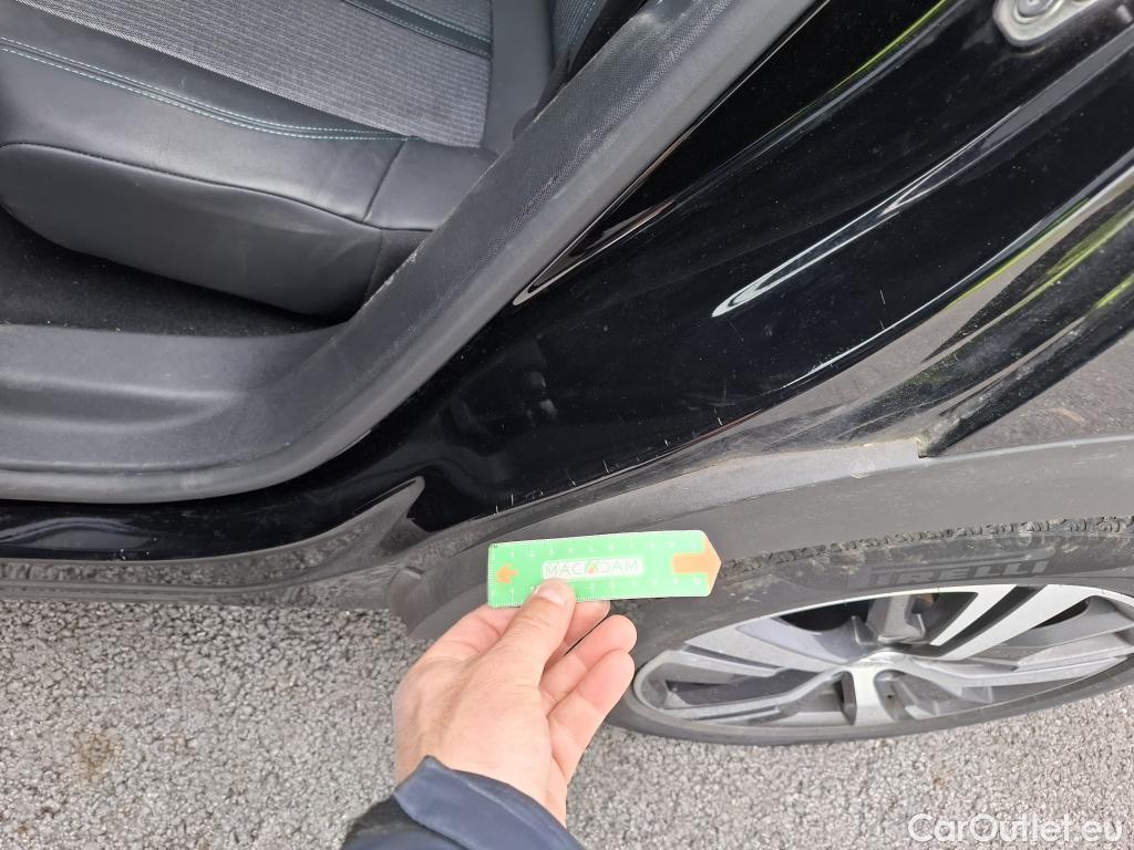  Peugeot  3008  Allure Pack 1.5 HDi 130CV BVA8 E6d #81