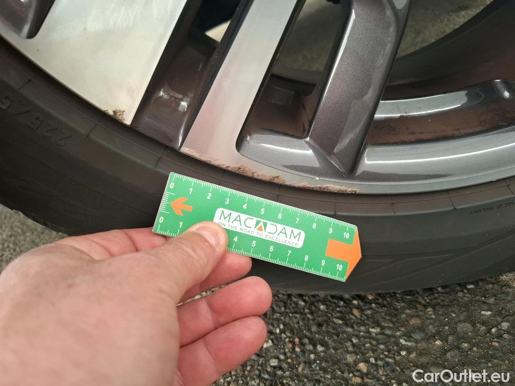  Peugeot  3008  Allure Pack 1.5 HDi 130CV BVA8 E6d #58