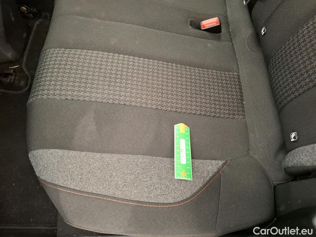  Peugeot  3008  Active Pack 1.5 HDi 130CV BVA8 E6d #31