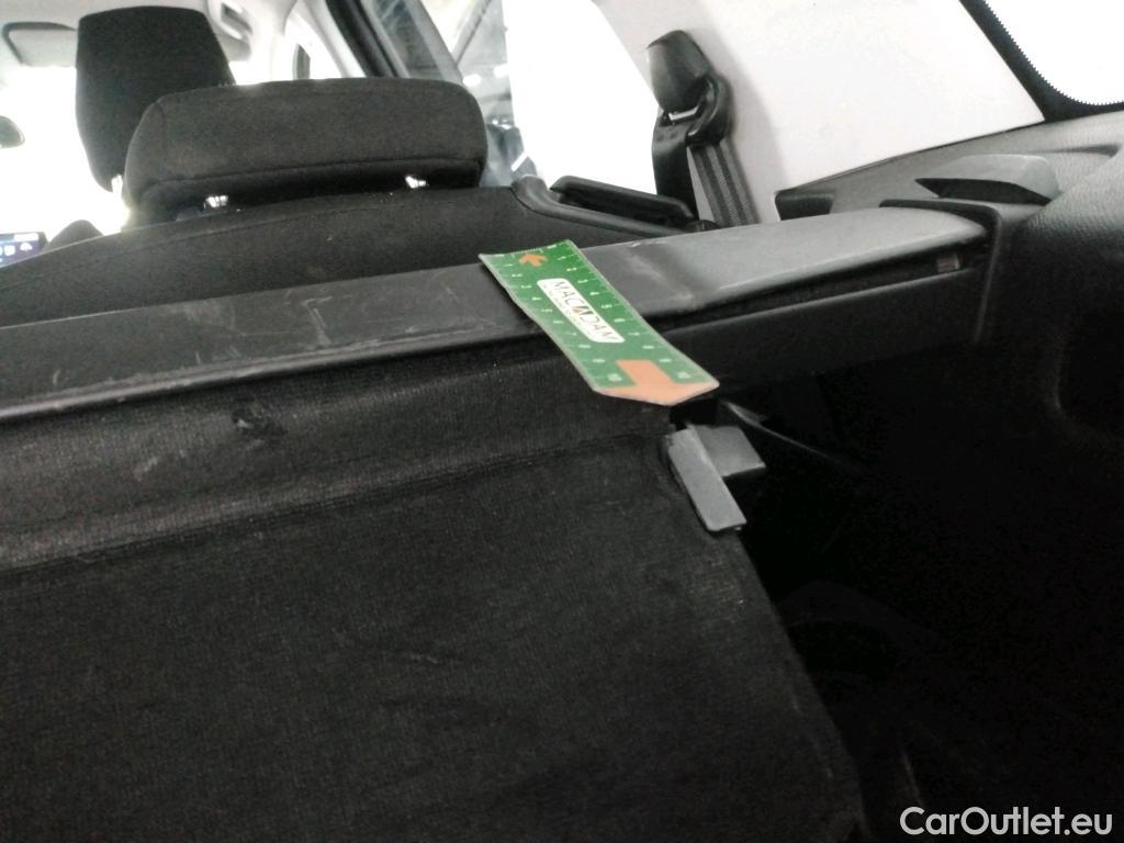  Peugeot  5008  Active Business 1.2 PureTech 130CV BVA8 E6d #17