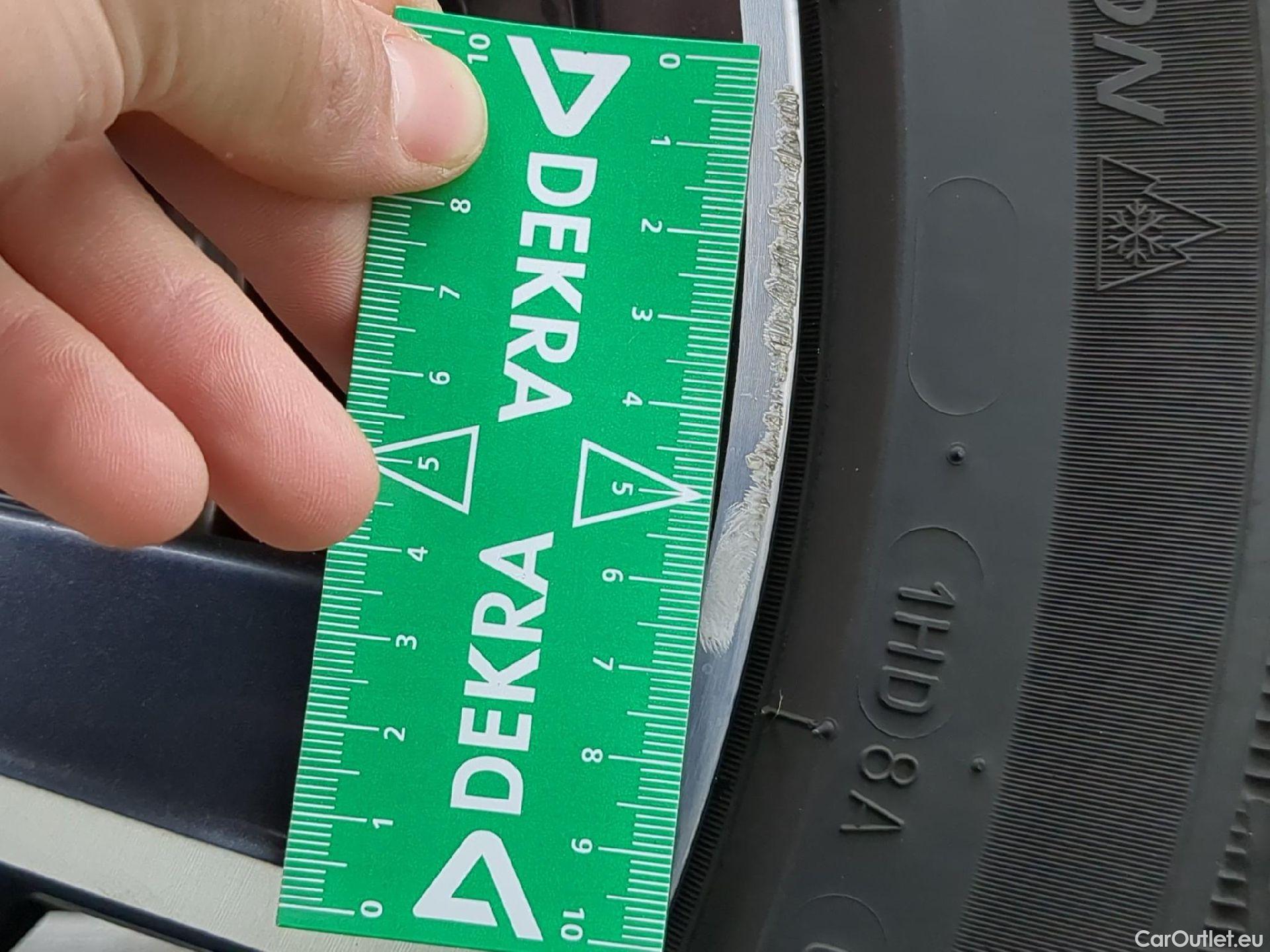  Peugeot  308 PEUGEOT  SW / 2021 / 5P / Break PureTech 130 S&S EAT 8 ALLURE #7