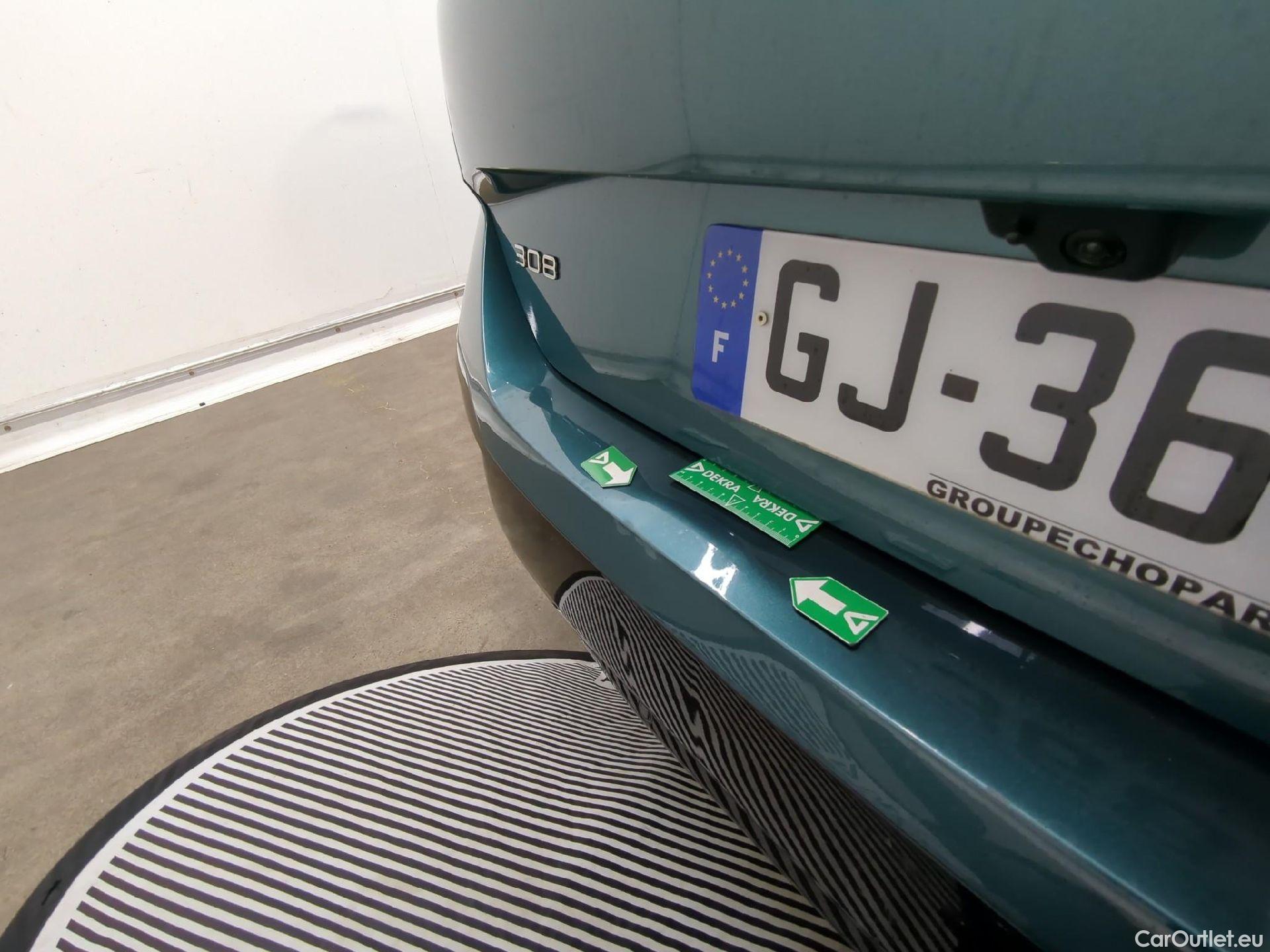  Peugeot  308 PEUGEOT  SW / 2021 / 5P / Break PureTech 130 S&S EAT 8 ALLURE #31