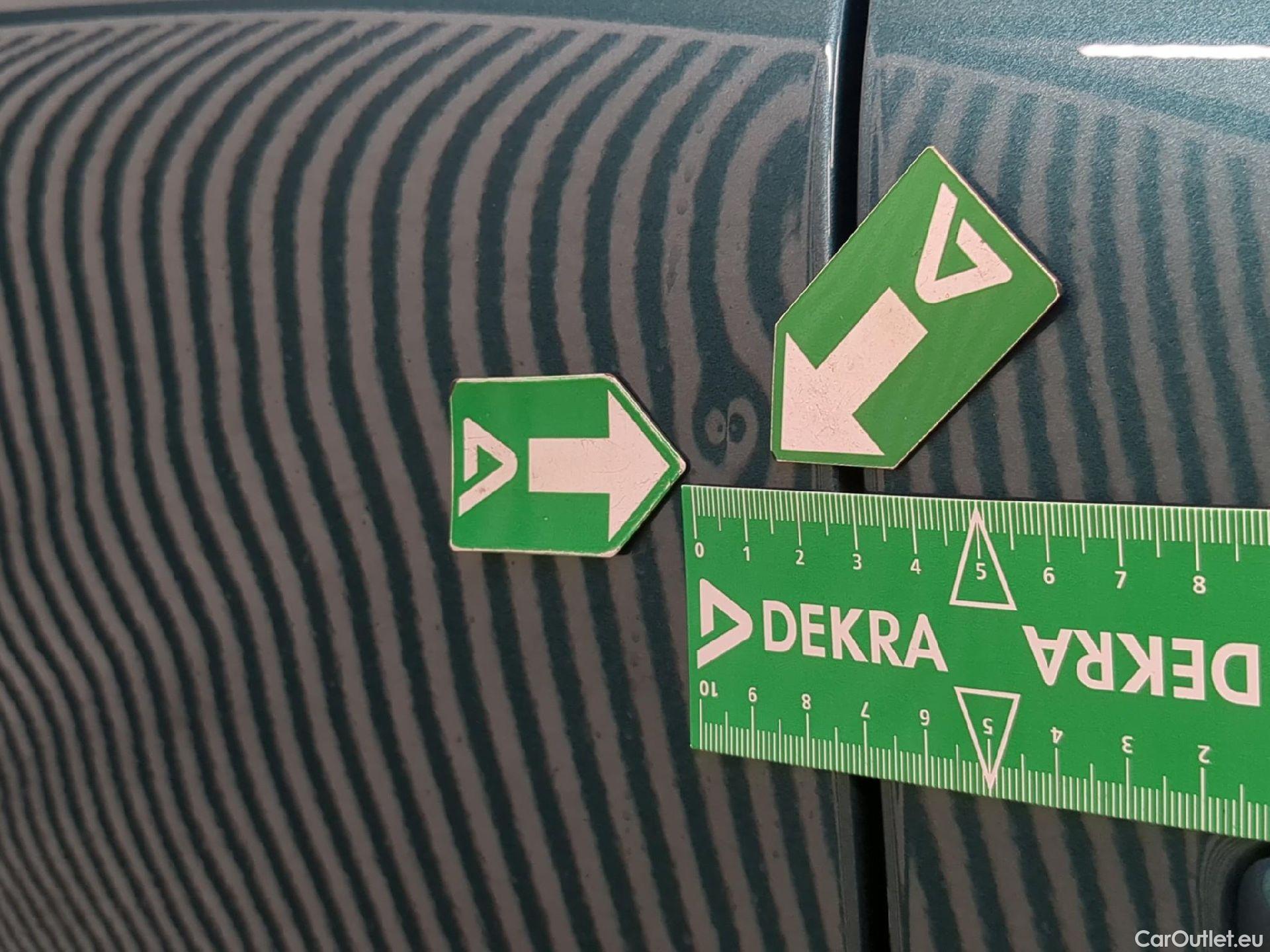  Peugeot  308 PEUGEOT  SW / 2021 / 5P / Break PureTech 130 S&S EAT 8 ALLURE #24