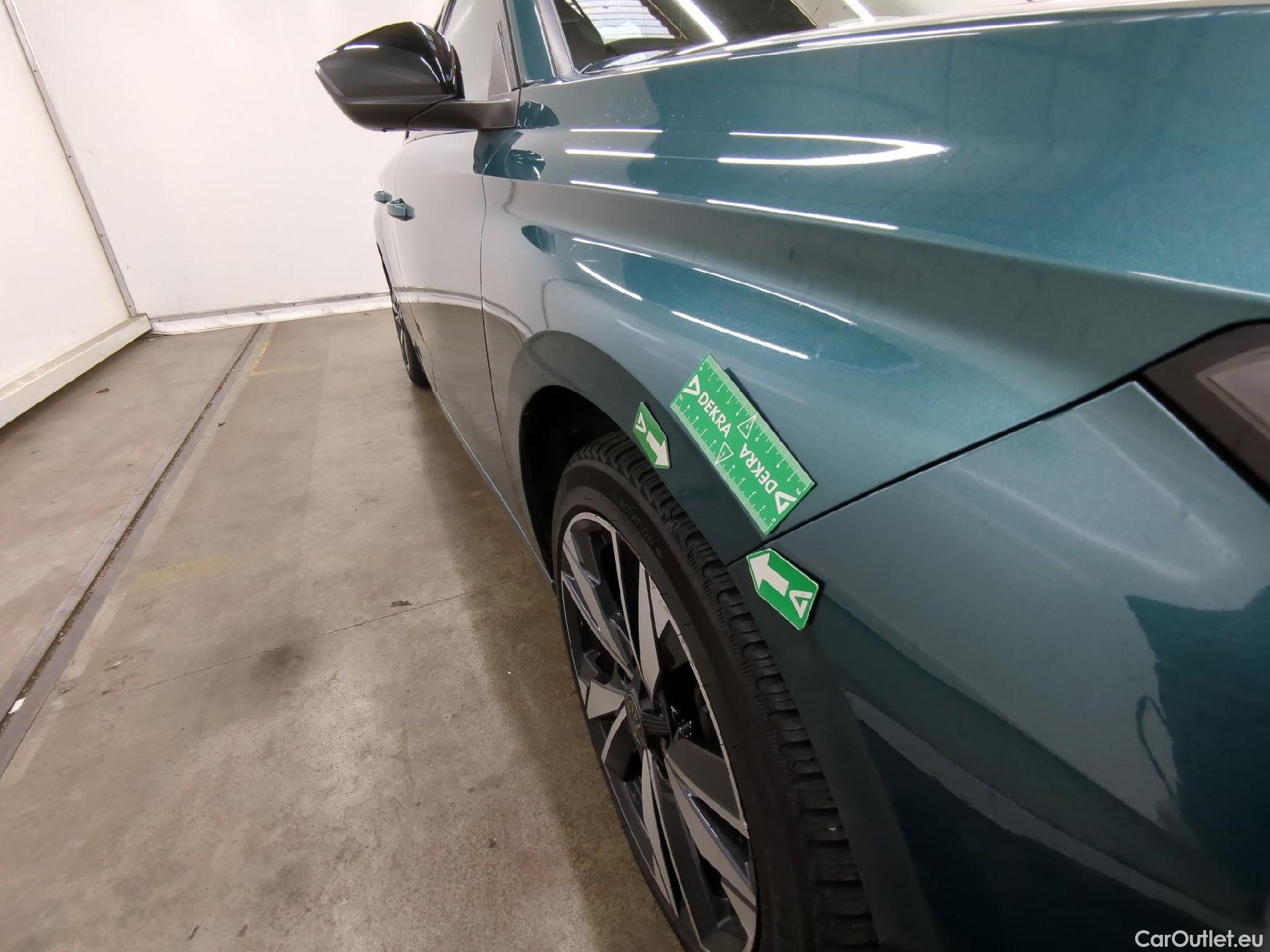  Peugeot  308 PEUGEOT  SW / 2021 / 5P / Break PureTech 130 S&S EAT 8 ALLURE #25