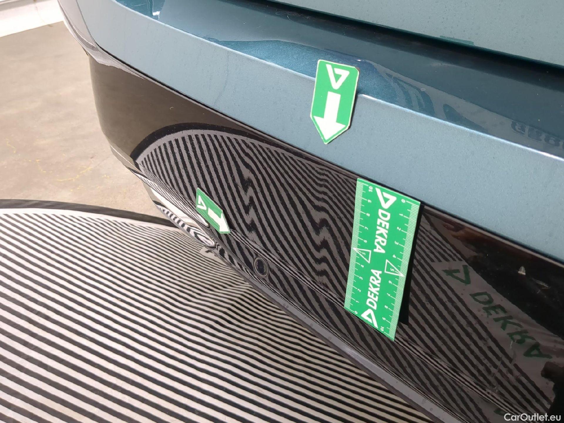  Peugeot  308 PEUGEOT  SW / 2021 / 5P / Break PureTech 130 S&S EAT 8 ALLURE #33