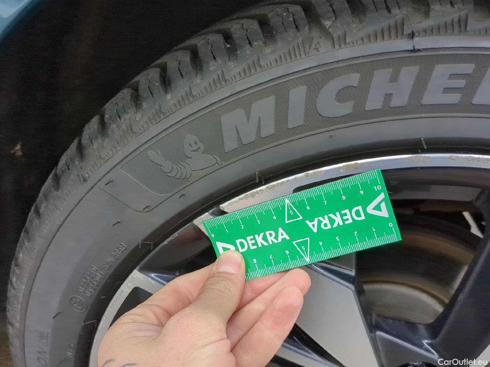  Peugeot  308 PEUGEOT  SW / 2021 / 5P / Break PureTech 130 S&S EAT 8 ALLURE #14