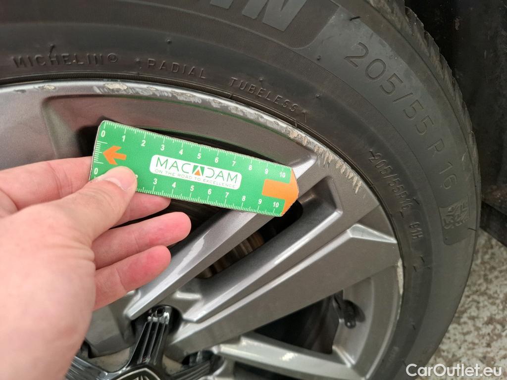  Peugeot  308 PEUGEOT  SW / 2021 / 5P / Break PureTech 130 S&S EAT8 ACTIVE PACK #21