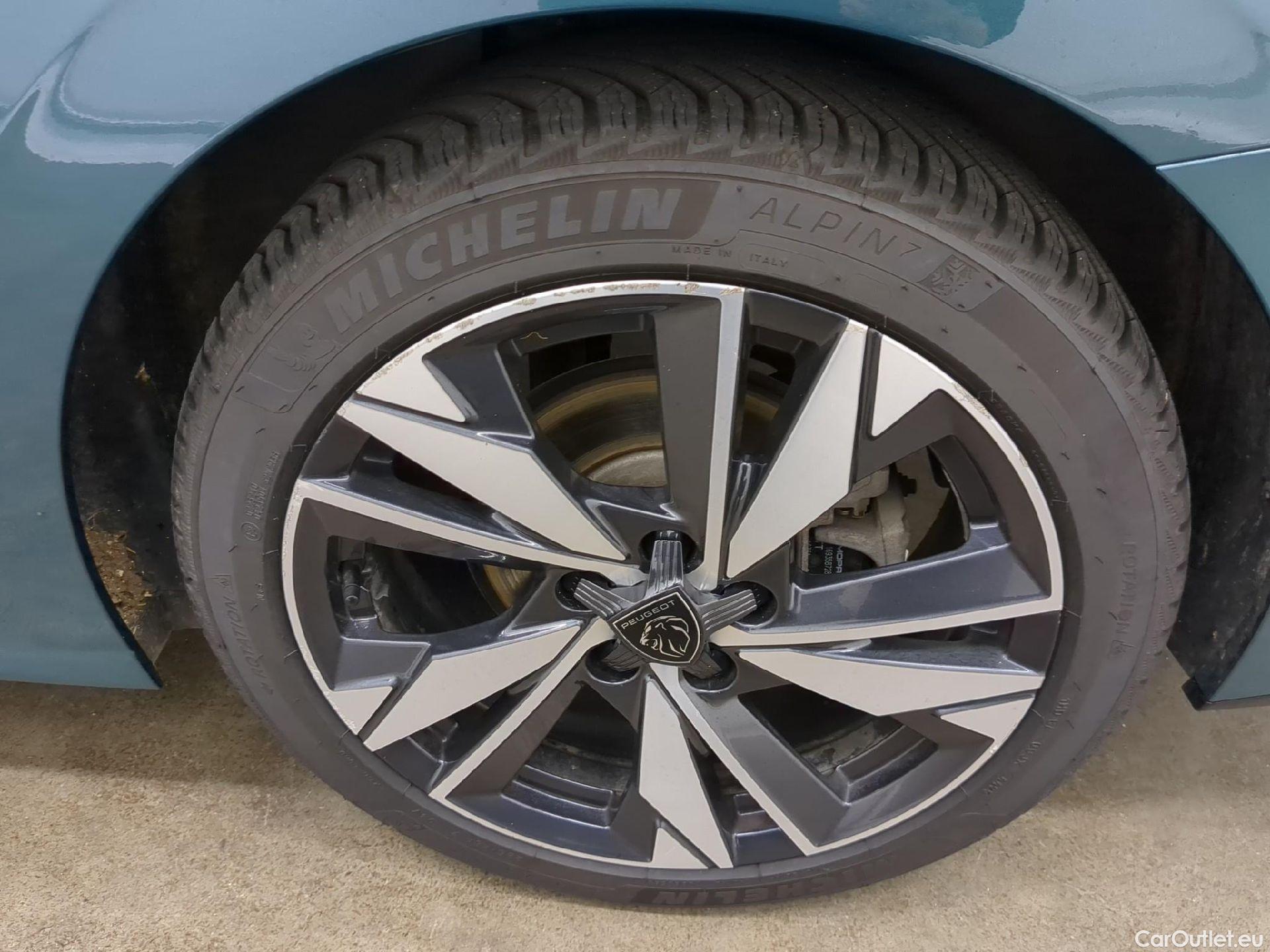  Peugeot  308 PEUGEOT  SW / 2021 / 5P / Break PureTech 130 S&S EAT 8 ALLURE #16