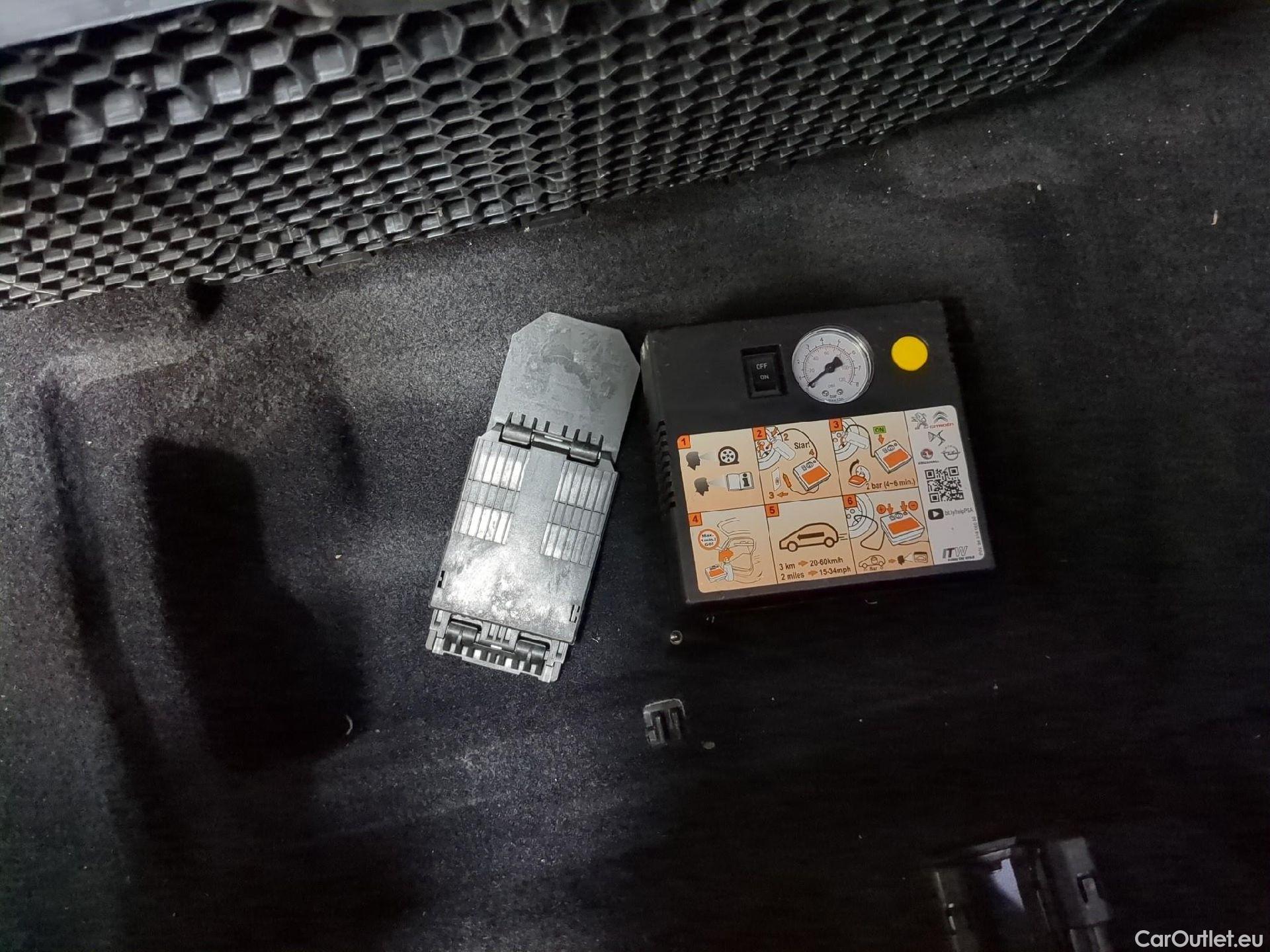  Peugeot  5008  Active Pack 1.2 PureTech 130CV BVA8 7 Sieges E6d #1