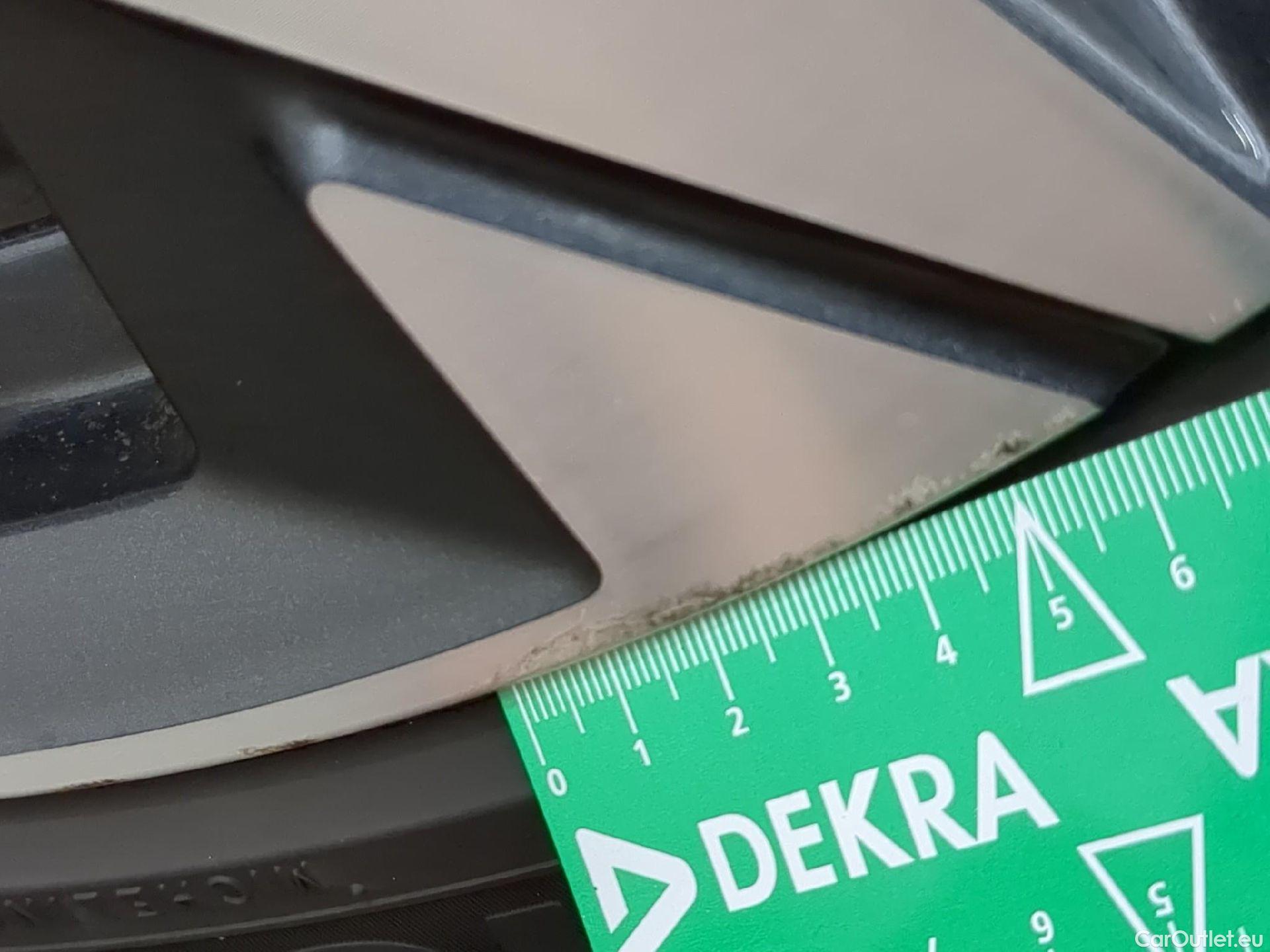  Peugeot  308 PEUGEOT  SW / 2021 / 5P / Break PureTech 130 S&S EAT 8 ALLURE #6