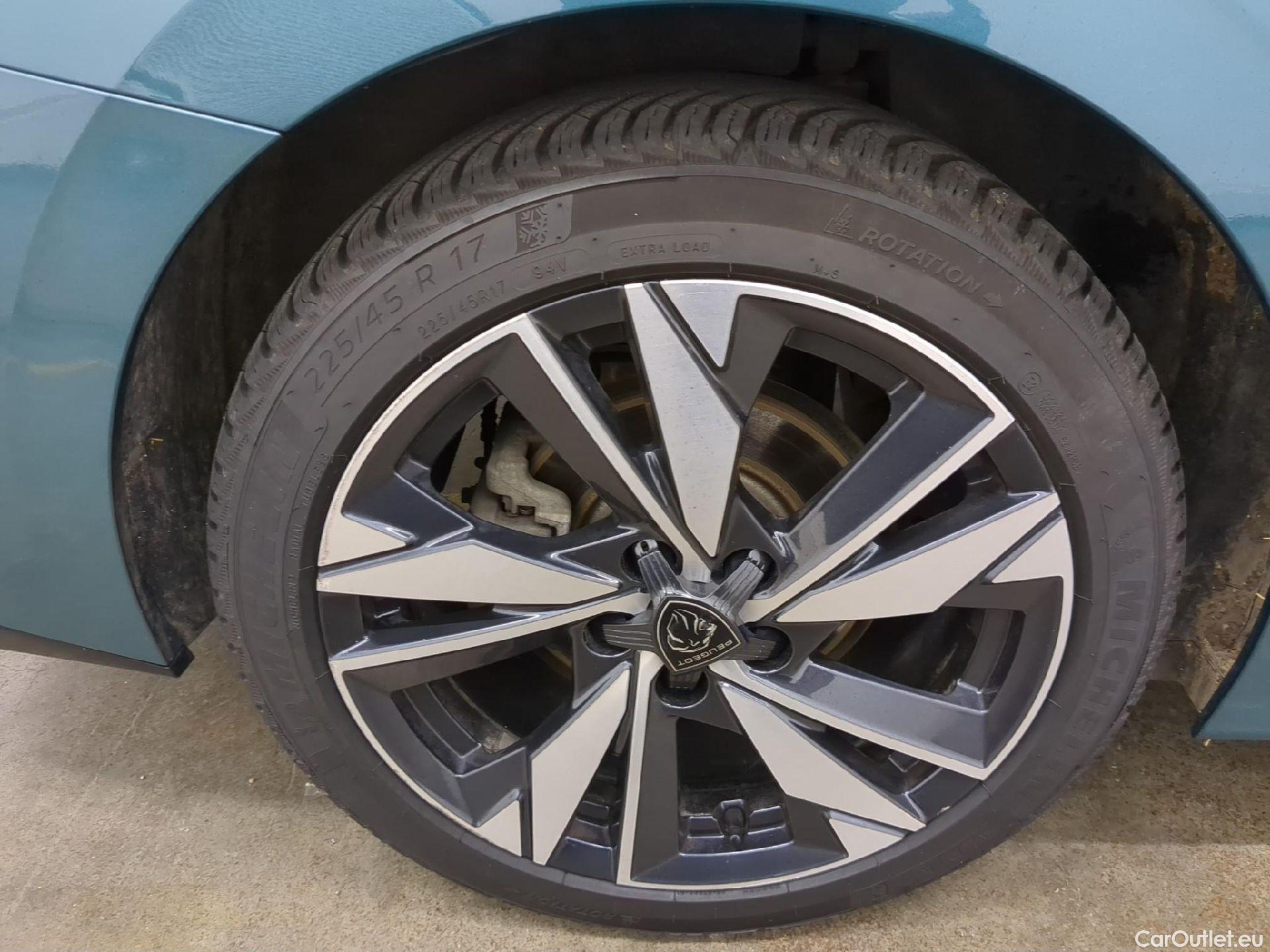  Peugeot  308 PEUGEOT  SW / 2021 / 5P / Break PureTech 130 S&S EAT 8 ALLURE #15