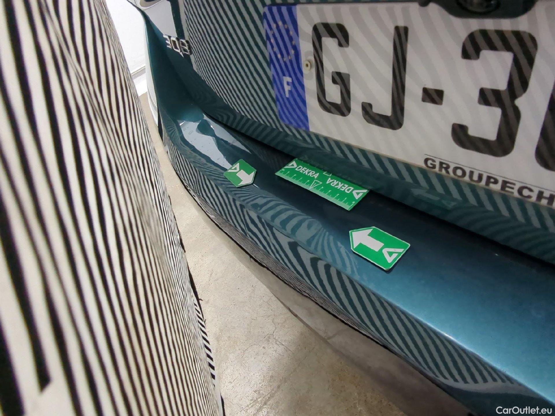  Peugeot  308 PEUGEOT  SW / 2021 / 5P / Break PureTech 130 S&S EAT 8 ALLURE #32