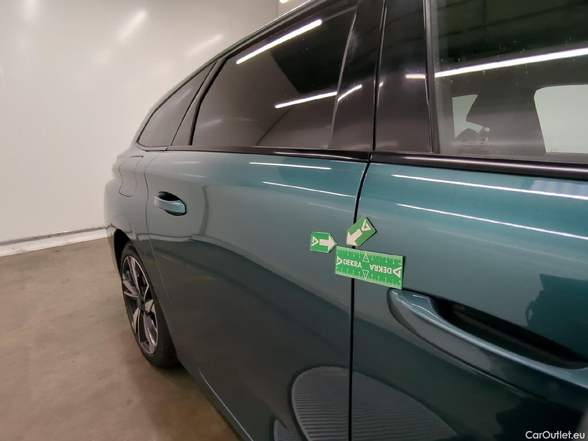  Peugeot  308 PEUGEOT  SW / 2021 / 5P / Break PureTech 130 S&S EAT 8 ALLURE #23