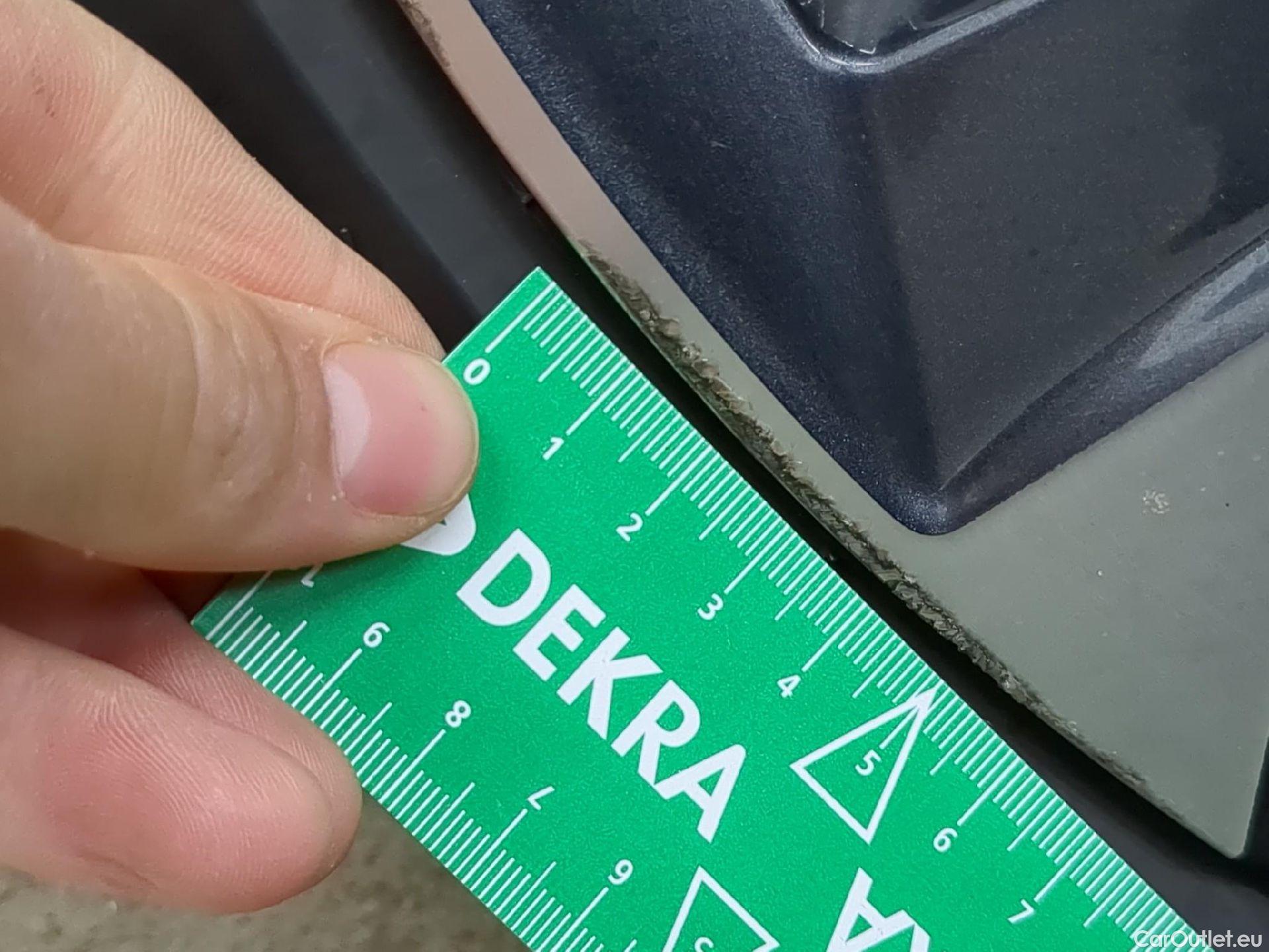  Peugeot  308 PEUGEOT  SW / 2021 / 5P / Break PureTech 130 S&S EAT 8 ALLURE #19