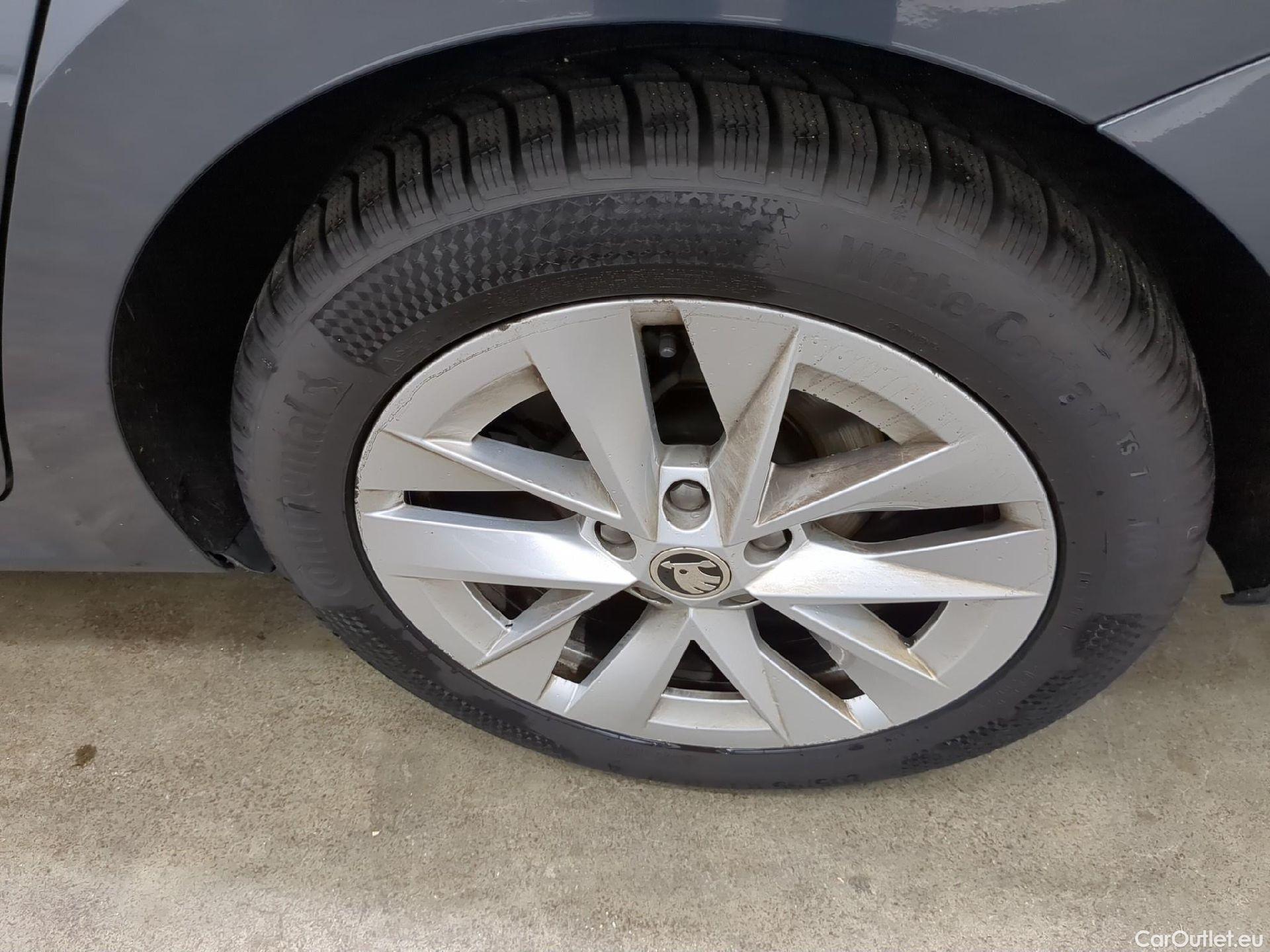  Skoda  Octavia  Break Style 2.0 TDI 150CV BVA7 E6d #8