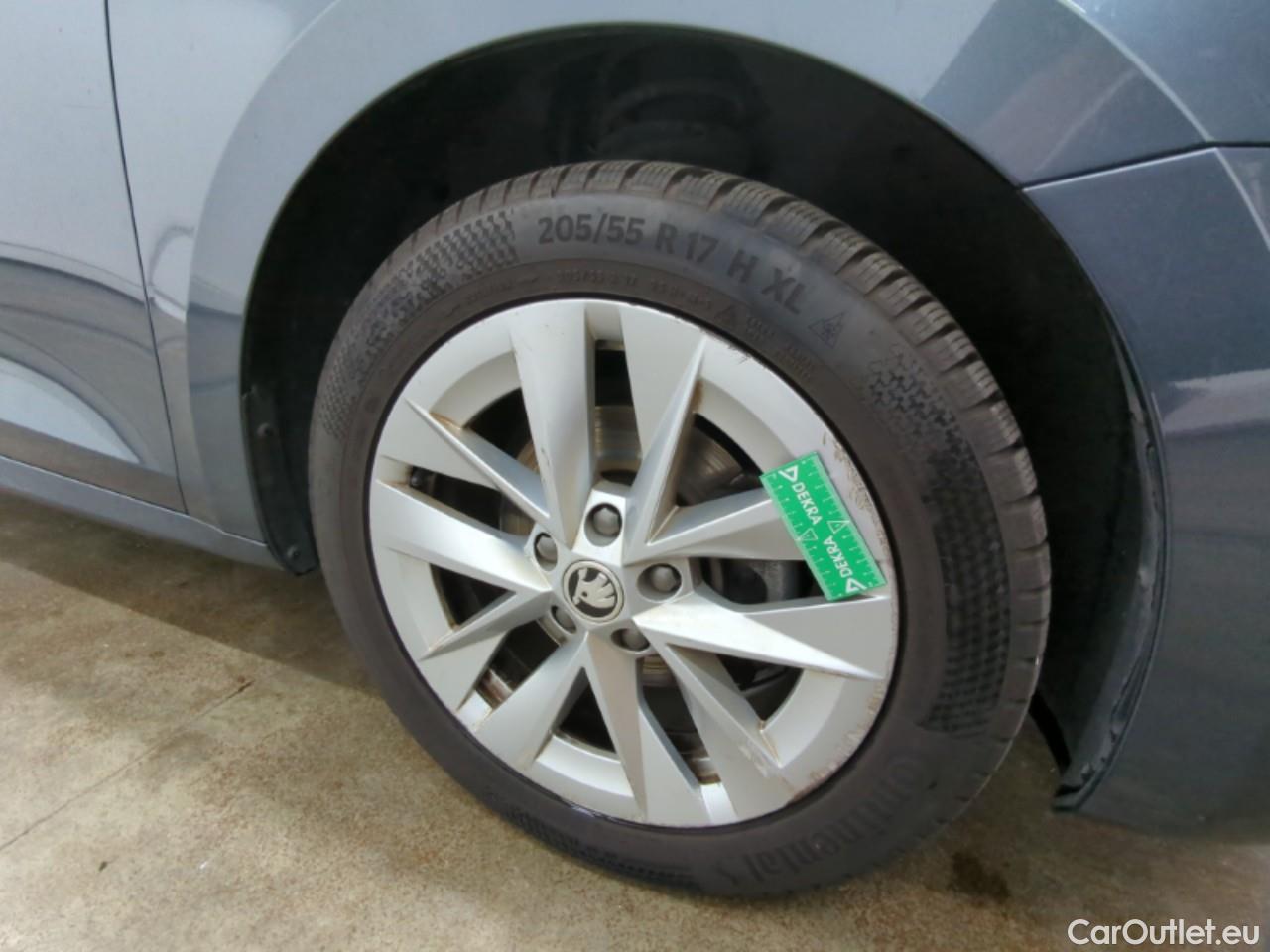  Skoda  Octavia  Break Style 2.0 TDI 150CV BVA7 E6d #18