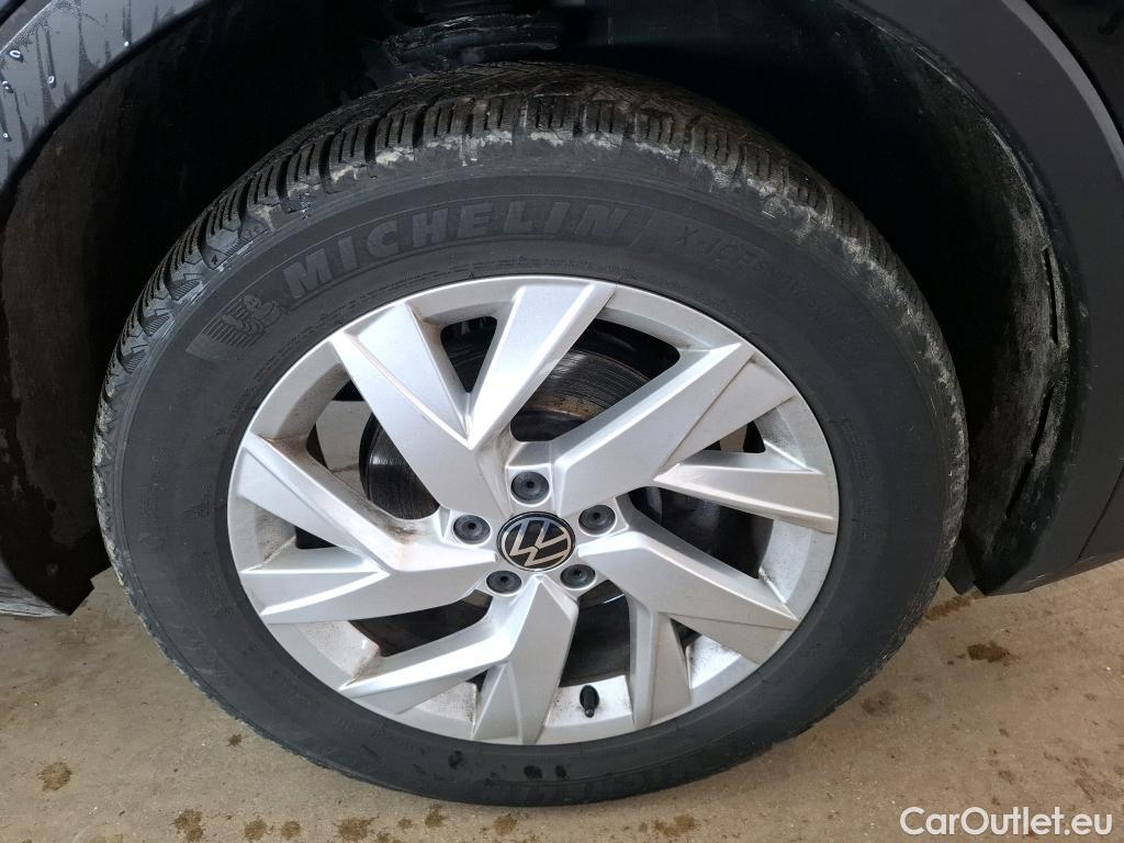  Volkswagen  Tiguan VOLKSWAGEN  / 2020 / 5P / SUV 2.0 TDI 150 DSG7 Life Business 4M #19