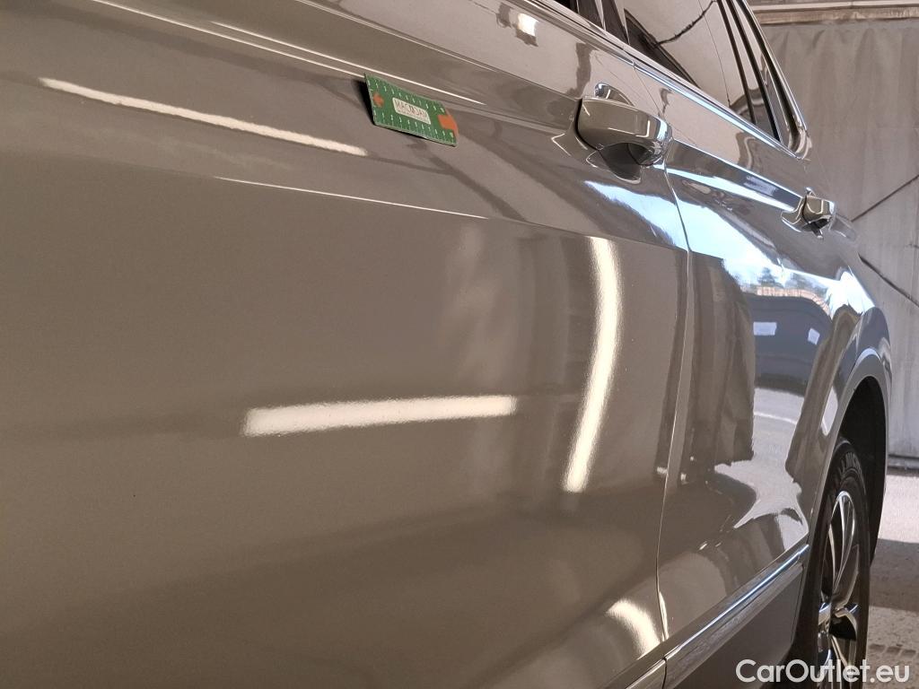  Volkswagen  Tiguan VOLKSWAGEN  Allspace / 2017 / 5P / SUV 2.0 TDI 150 DSG7 Confortline Business #18