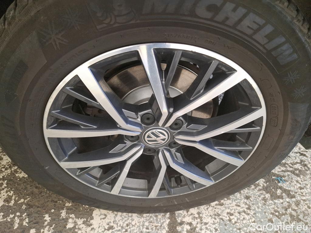  Volkswagen  Tiguan VOLKSWAGEN  Allspace / 2017 / 5P / SUV 2.0 TDI 150 DSG7 Confortline Business #32