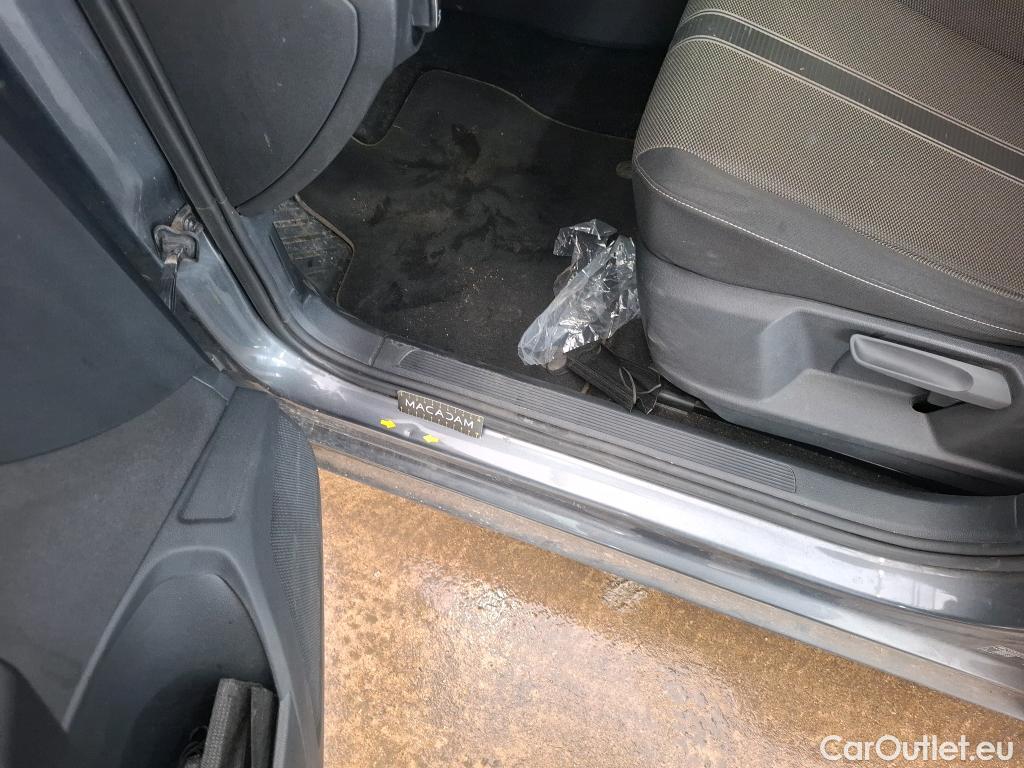  Volkswagen  T-ROC VOLKSWAGEN  / 2017 / 5P / SUV 2.0 TDI 115 LOUNGE BUS #41