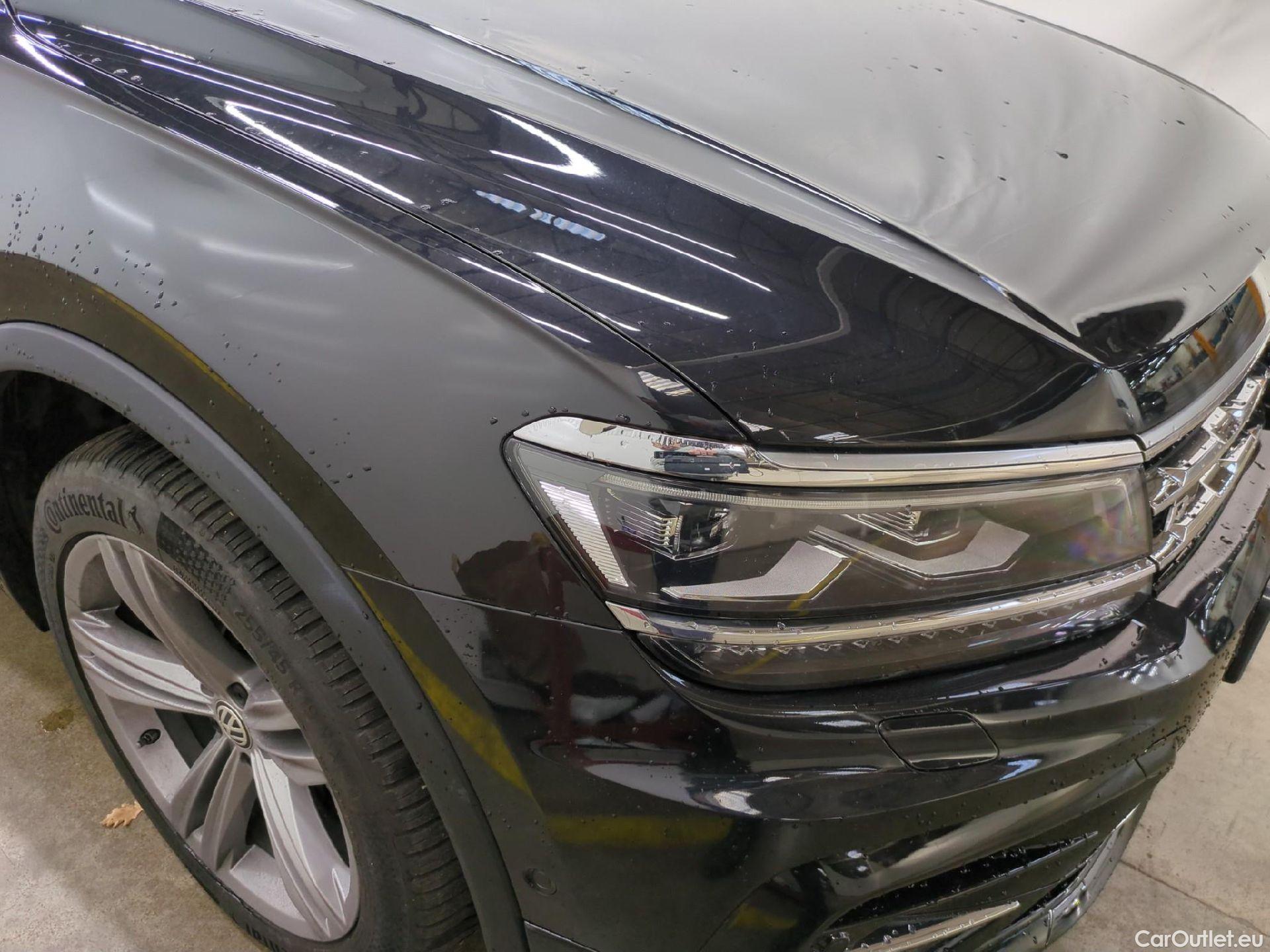  Volkswagen  Tiguan VOLKSWAGEN  Allspace / 2017 / 5P / SUV 2.0 TDI 200 DSG7 Carat Exclusive 4Motion #22