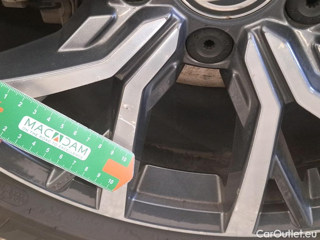  Volkswagen  Tiguan VOLKSWAGEN  Allspace / 2017 / 5P / SUV 2.0 TDI 150 DSG7 Confortline Business #33