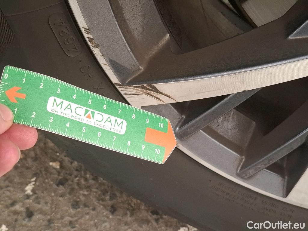  Volkswagen  Tiguan VOLKSWAGEN  Allspace / 2017 / 5P / SUV 2.0 TDI 150 DSG7 Confortline Business #40