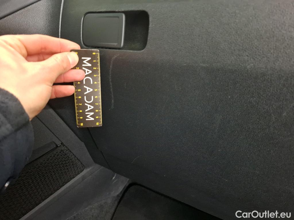  Volkswagen  Tiguan VOLKSWAGEN  / 2020 / 5P / SUV 2.0 TDI 150 DSG7 Life Business 4M #25